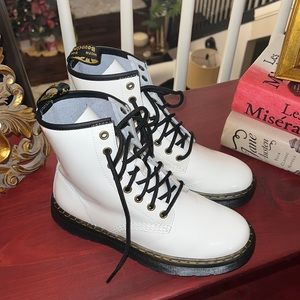 White Dr Martins size 7